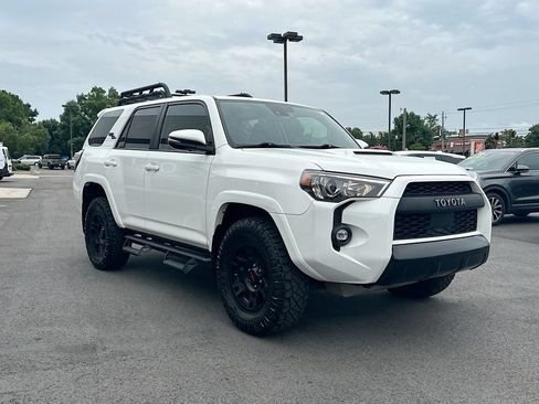 Used 2022 Toyota 4Runner TRD Off-Road Premium w/ Moonroof Package AWD/4WD image 2