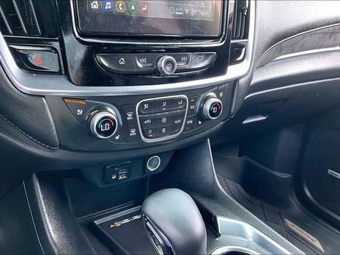 Used 2023 Chevrolet Traverse High Country FWD image 23