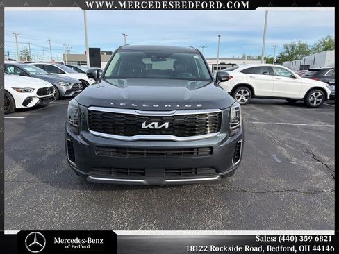 Used 2022 Kia Telluride S FWD image 3