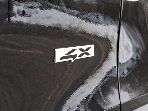 Certified 2025 Kia Seltos SX w/ SX Sunroof Package image 32