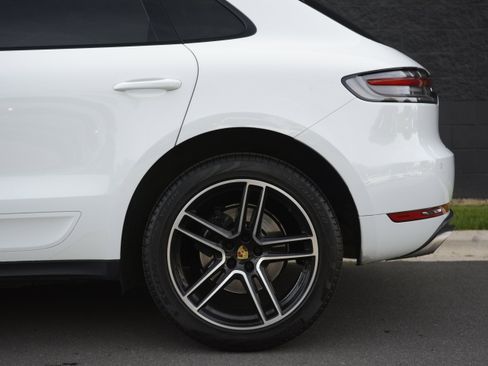 Certified 2020 Porsche Macan AWD/4WD image 39
