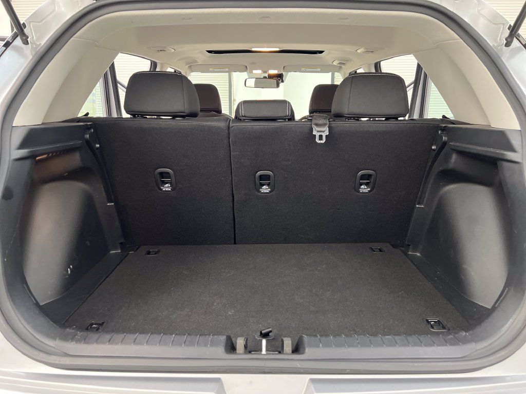 Used 2025 Hyundai Venue SEL FWD image 35