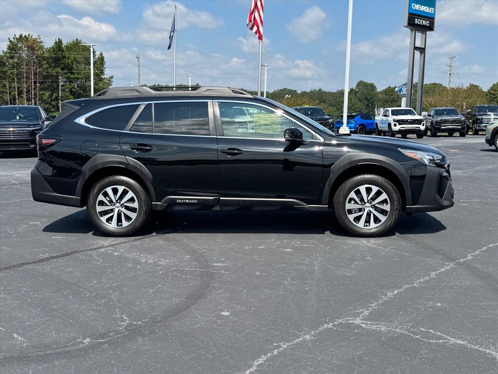 Used 2023 Subaru Outback Premium AWD/4WD image 2