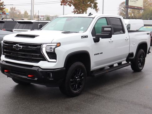 Used 2025 Chevrolet Silverado 2500 LT w/ Trail Boss Package image 5