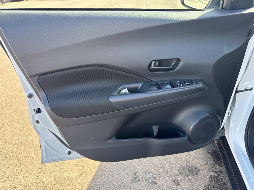 Used 2025 Nissan Kicks Play S FWD image 18
