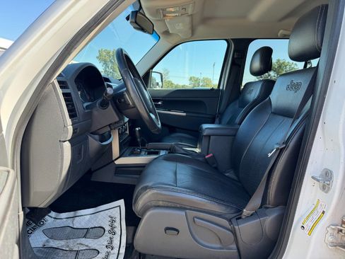 Used 2012 Jeep Liberty Limited Jet w/ Comfort/Convenience Group image 15