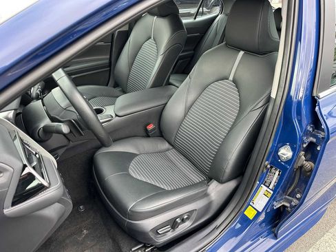 Used 2024 Toyota Camry SE image 21