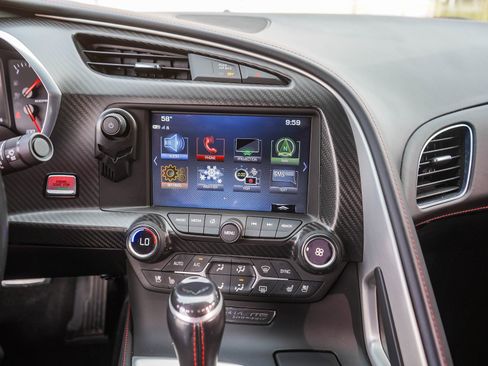 Used 2019 Chevrolet Corvette Stingray Coupe image 20