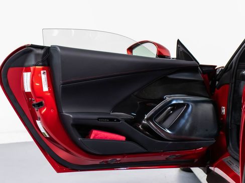 Certified 2025 Ferrari 12Cilindri RWD image 35