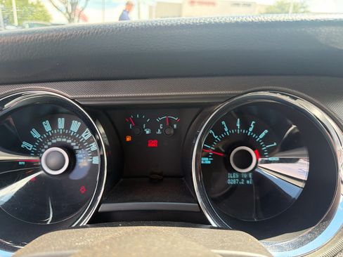 Used 2013 Ford Mustang GT RWD image 6