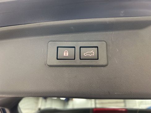 Used 2023 Subaru Outback Touring w/ Popular Package #2 image 30