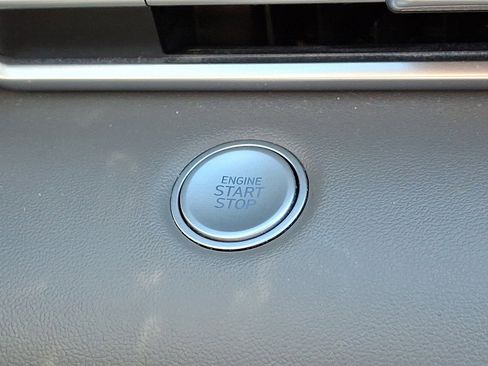 Certified 2023 Hyundai Elantra SEL image 22