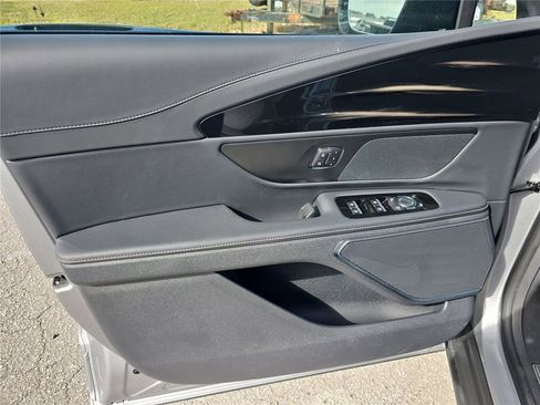 New 2026 Lincoln Nautilus Premier image 11