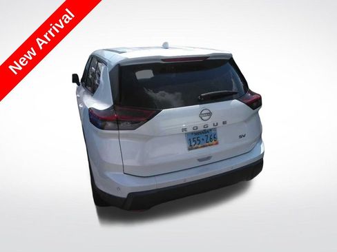 Used 2024 Nissan Rogue SV FWD image 1