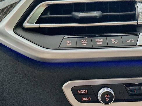Used 2022 BMW X5 M50i w/ Executive Package AWD/4WD image 28