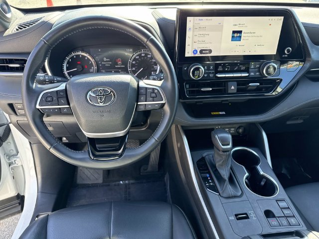 Used 2023 Toyota Highlander XSE FWD image 18