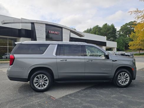 Used 2023 GMC Yukon XL SLE image 2
