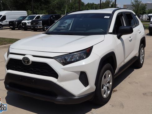 Used 2019 Toyota RAV4 LE FWD image 8