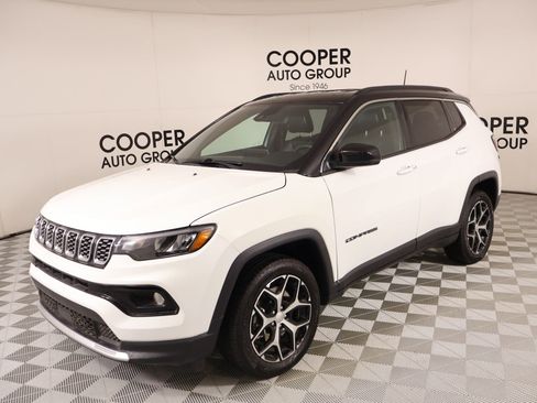 Used 2024 Jeep Compass Limited AWD/4WD image 10