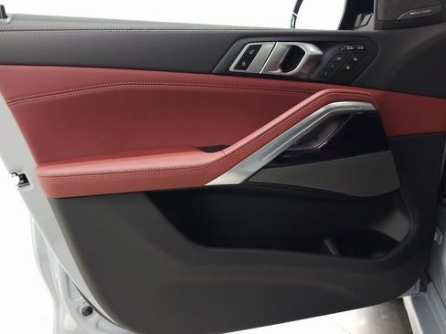 Used 2024 BMW X6 xDrive40i w/ Executive Package image 9