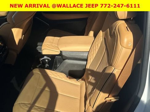 Used 2025 Jeep Grand Cherokee L Summit AWD/4WD image 19