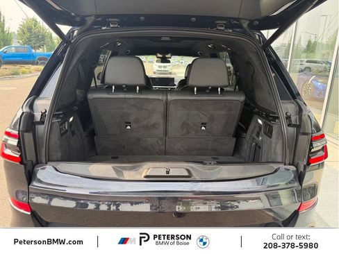 Used 2025 BMW X7 xDrive40i w/ M Sport Package AWD/4WD image 9
