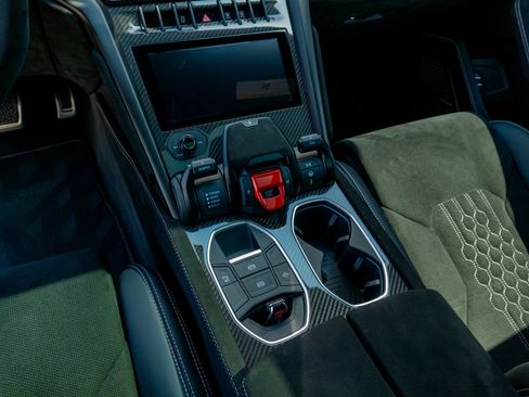 Used 2024 Lamborghini Urus Performante AWD/4WD image 69