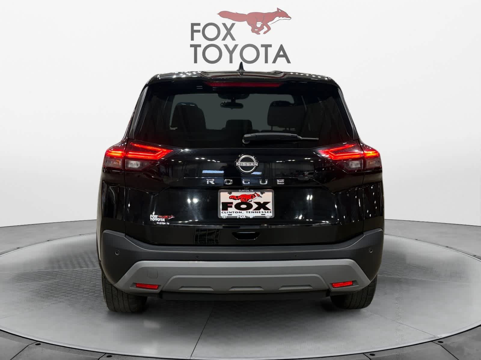 Used 2023 Nissan Rogue S FWD image 5