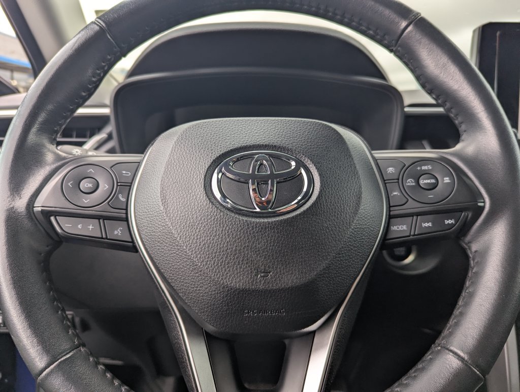 Used 2023 Toyota Corolla Cross LE AWD/4WD image 20