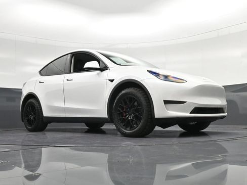 Used 2021 Tesla Model Y Performance AWD/4WD image 27