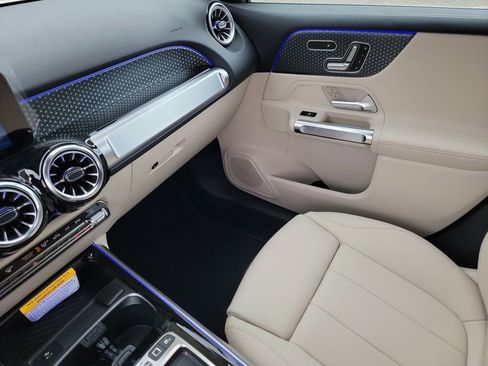 New 2025 Mercedes-Benz GLB 250 4MATIC image 18