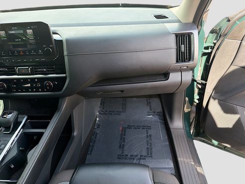 Used 2023 Nissan Pathfinder SL image 17