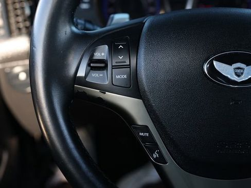 Used 2013 Hyundai Genesis 3.8 image 28
