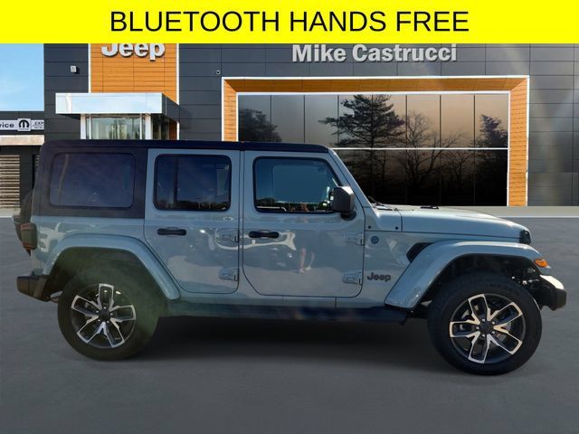 Used 2024 Jeep Wrangler Unlimited w/ Convenience Group AWD/4WD image 3