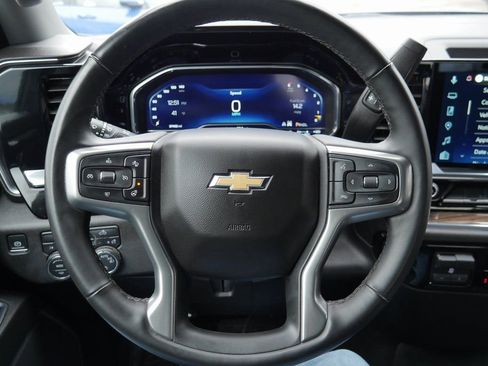 Used 2025 Chevrolet Silverado 1500 LT image 12