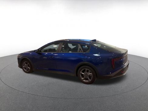 Used 2025 Kia K4 LXS image 10