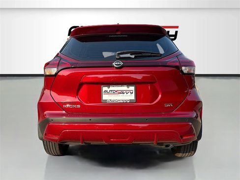 Used 2024 Nissan Kicks SR w/ SR Premium Package image 6