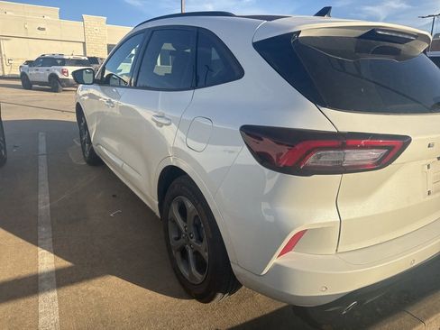 Used 2024 Ford Escape ST-Line w/ Tech Pack #1 image 8