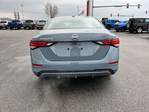 Used 2025 Nissan Sentra SV w/ Trunk Package image 4