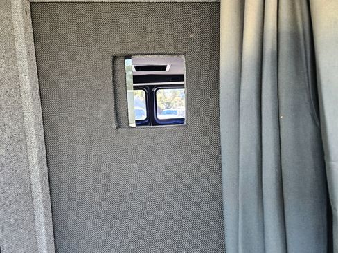 Used 2001 Ford E-350 and Econoline 350 Extended Super Duty image 14