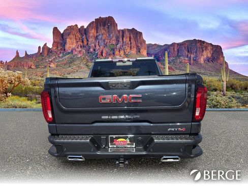 Used 2021 GMC Sierra 1500 AT4 w/ AT4 Value Package AWD/4WD image 6