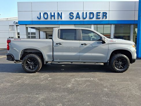 Used 2025 Chevrolet Silverado 1500 Custom Trail Boss AWD/4WD image 7