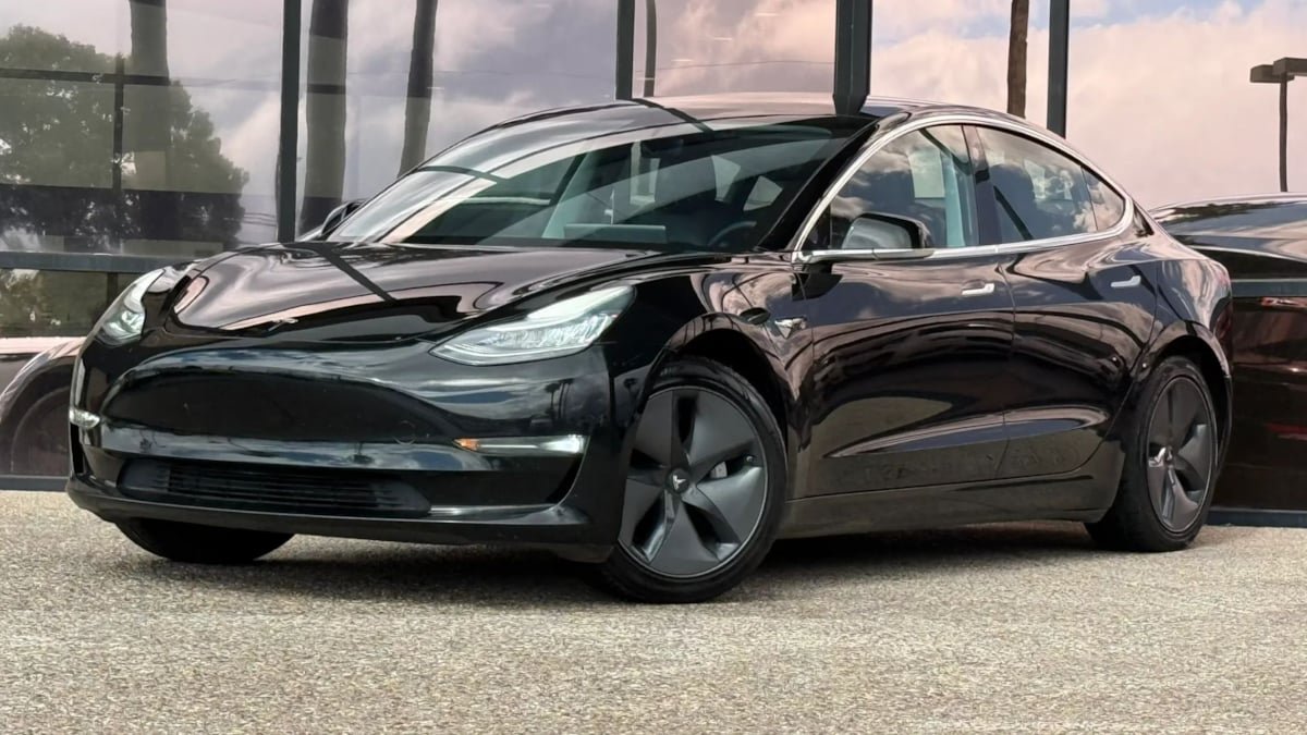 Used 2019 Tesla Model 3 Standard Range Plus RWD image 2