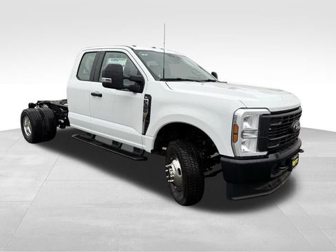 New 2025 Ford F350 XL image 5