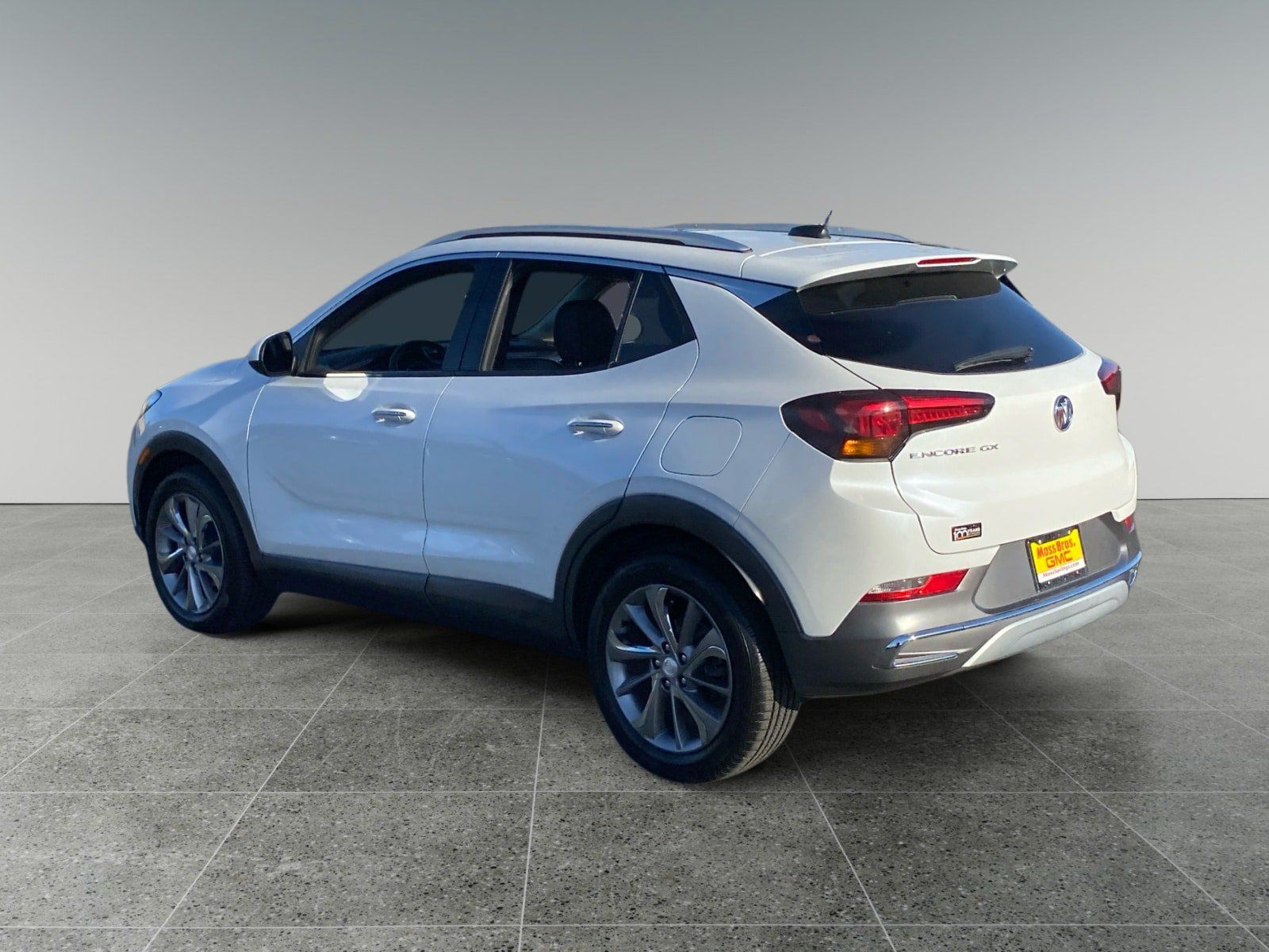 Used 2023 Buick Encore GX Essence w/ Experience Buick Package FWD image 3