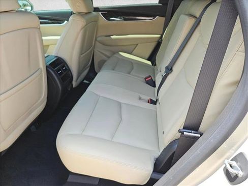 Used 2017 Cadillac XT5 FWD w/ LPO, Wheel Lock Package image 10