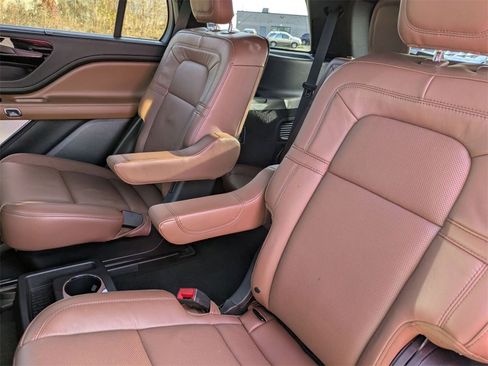 Certified 2024 Lincoln Aviator Reserve w/ Equipment Group 201A image 25