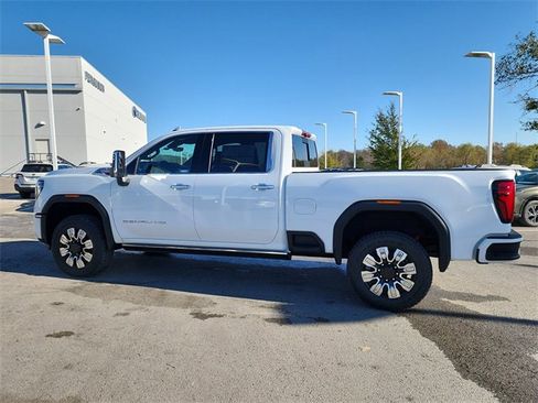 New 2026 GMC Sierra 2500 Denali w/ Denali Reserve Package image 9