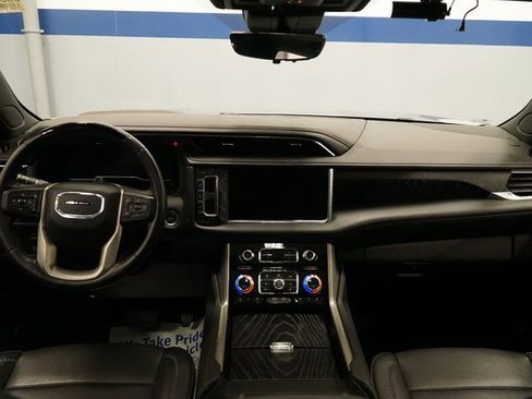 Used 2023 GMC Yukon Denali w/ Advanced Technology Package image 13