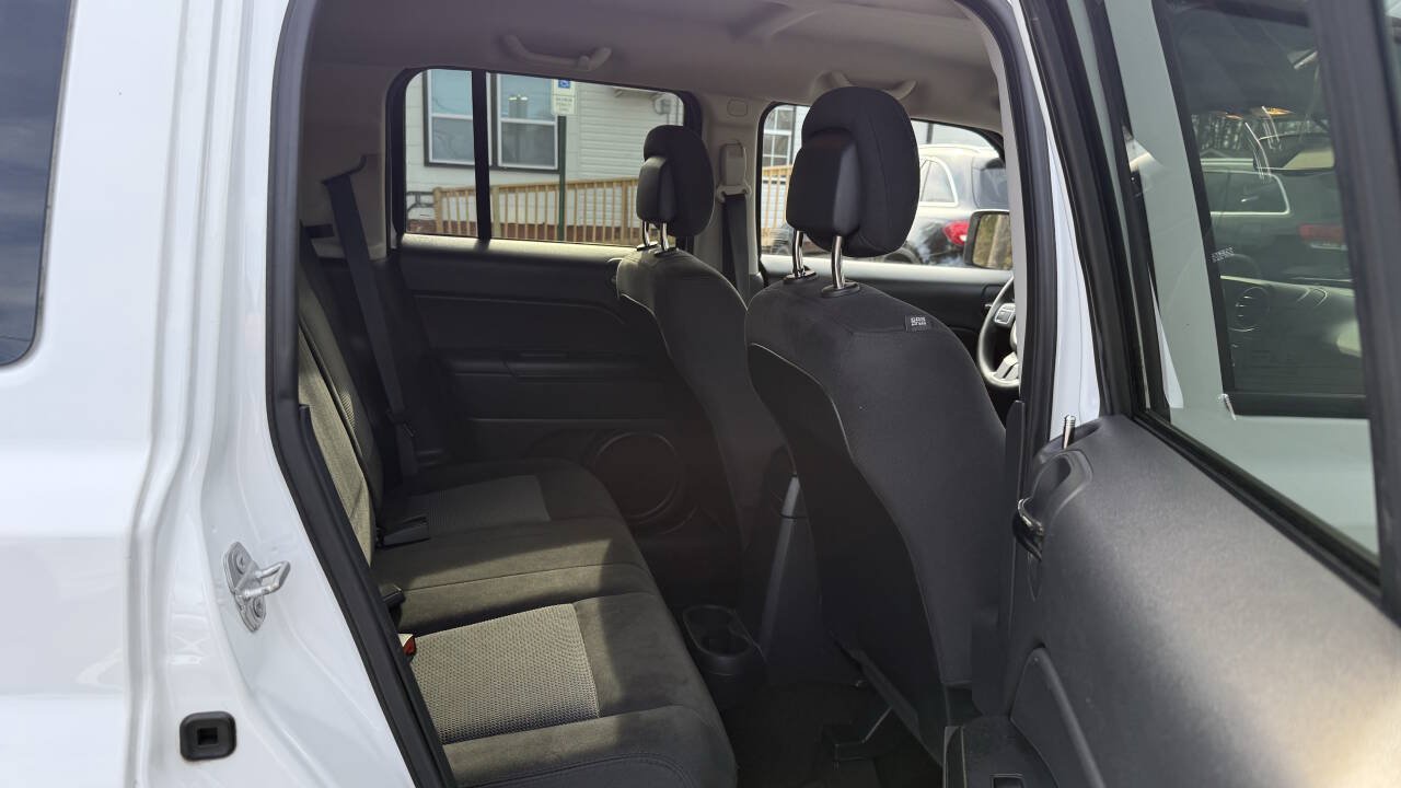 Used 2016 Jeep Patriot Sport w/ Power Value Group FWD image 16